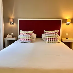Hotel Kyriad 18 - Porte De Clignancourt - Montmartre, Parijs